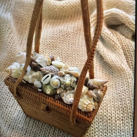 Shell Shocked Purse   - Picture 2 of 8